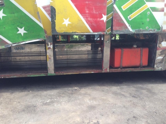 ขายรถบัสเครื่องนิสสันPE6 เครื่องดี แซสซีเบ็นช์ใหญ่ตลอด คานหน้าหลังนิสสัน เบรคแห้ง ยาว 12 เมตร ตัวถังแสตนเลล 54 ที่นั่ง ทะเบียนขาด1ปี เอกสารพร้อมโอน ขาย 175000 บาท