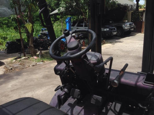 ขายรถโฟ็คลิ๊ฟTCM 3ตัน เสา3เมตร เครื่องอีซูซุดีเซลC240 เปลี่ยนปั๊มใหม่ครับ ขาย 155000 บาท