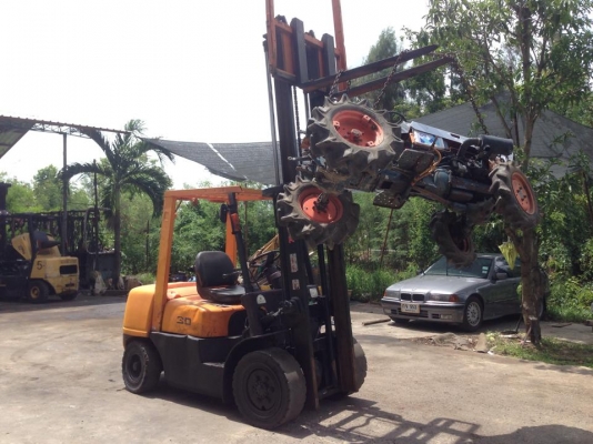 ขายรถโฟ็คลิ๊ฟTCM 3ตัน เสา3เมตร เครื่องอีซูซุดีเซลC240 เปลี่ยนปั๊มใหม่ครับ ขาย 155000 บาท