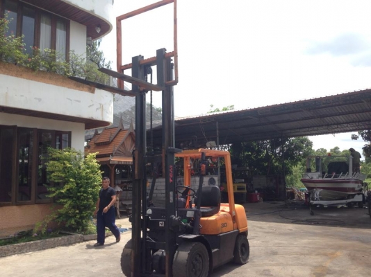 ขายรถโฟ็คลิ๊ฟTCM 3ตัน เสา3เมตร เครื่องอีซูซุดีเซลC240 เปลี่ยนปั๊มใหม่ครับ ขาย 155000 บาท