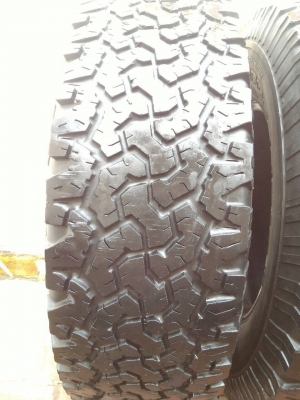 ยาง BF 265 x 75 x 16  มี 3 เส้นๆ ละ 1000