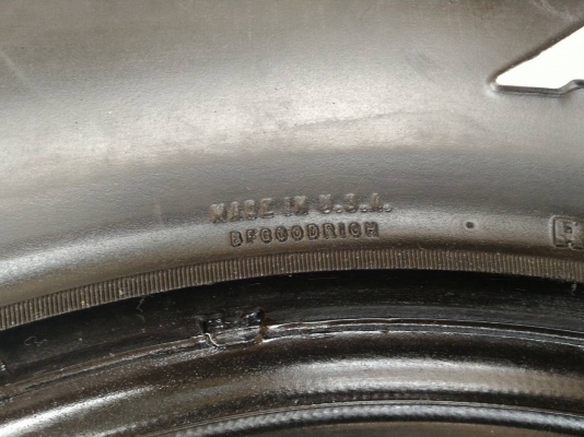 ยาง BF 265 x 75 x 16  มี 3 เส้นๆ ละ 1000