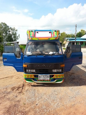 ขายหกล้อเล็กพวงมาลัยเพาเวอรแอรเย็นเครื่อง100กระบะ3.20