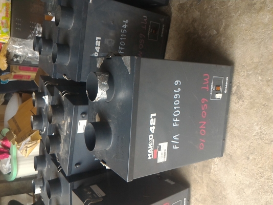 เครื่องดูดควันและกลิ่นแบบอุตสาหกรรม HAKKO 421 มีท่อทางดูดขนาด 2 นิ้ว สองท่อ ตั้งหรือนอนเครื่องได้