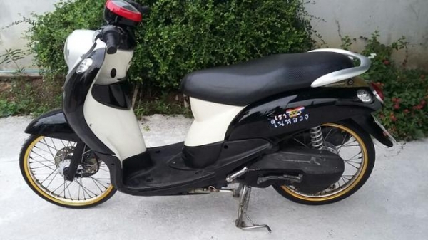 ขาย yamaha fino เครื่องเดิมสนิท เฟืองท้ายไม่มีหอน ท่อไม่มีควันแน่นอน ชุดสีเดิมสนิท วิ่งน้อย รถบ้าน ทะเบียนไม่ขาดต่อ ชุดโอนครับ รถอยุ่ สรงประภา ดอนเมือง กรุงเทพ เบอ 0891123302 line progress7109 ราคา 12500 บาท