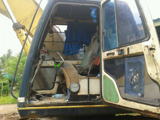 ขายเหมารวม 2คัน Sk200 m3 รถพร้อมใช้งานครับ ทำงานเร็ว รถไฟฟ้า ครบ