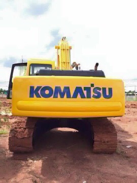ขายรถแบคโฮ KOMATSU PC200-6 เอกสารเล่มทะเบียน ระบบไฟเต็ม ราคา 1000000