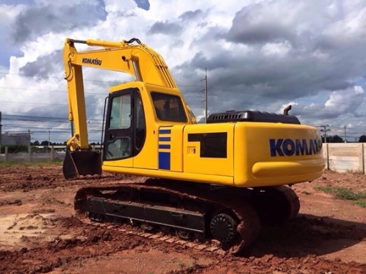 ขายรถแบคโฮ KOMATSU PC200-6 เอกสารเล่มทะเบียน ระบบไฟเต็ม ราคา 1000000