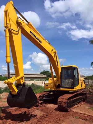 ขายรถแบคโฮ KOMATSU PC200-6 เอกสารเล่มทะเบียน ระบบไฟเต็ม ราคา 1000000