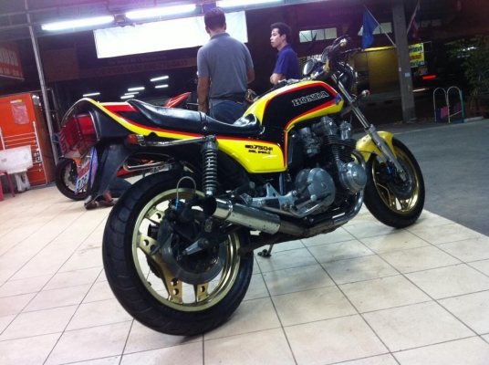 ขออนุญาติขาย HONDA CB750F ทะเบียนแท้พร้อมโอนให้ครบ