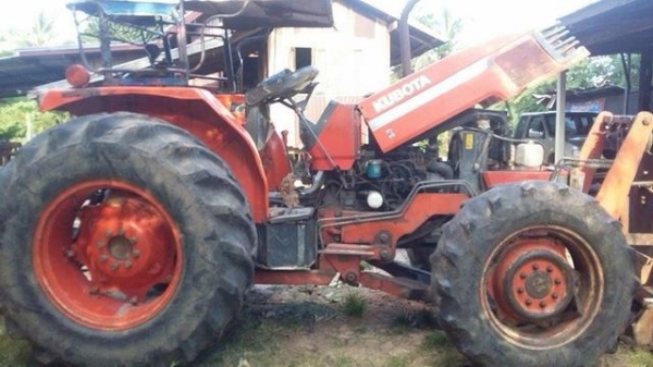 ขายรถไถ M9000 อุปกรณ์3ชิ้น