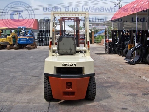 ขาย รถโฟล์คลิฟท์ NISSAN รุ่น EGH02A30U