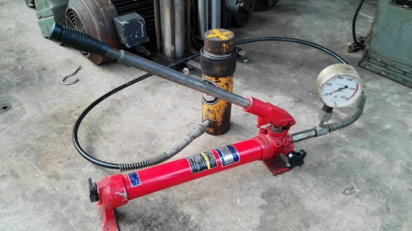 Sale>>แม่แรงปั้มไฮดรอลิค 20 ตัน RIKEN SEIKI JAPAN สภาพสวย สด นอกพร้อมใช้งาน 089-2499-123 นครปฐม