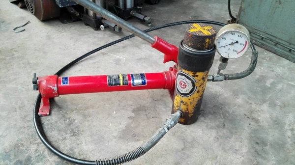 Sale>>แม่แรงปั้มไฮดรอลิค 20 ตัน RIKEN SEIKI JAPAN สภาพสวย สด นอกพร้อมใช้งาน 089-2499-123 นครปฐม