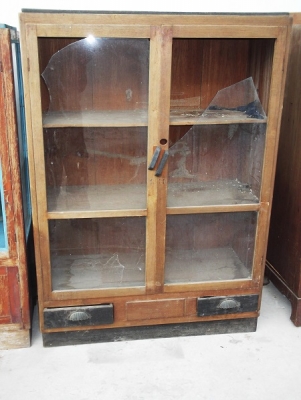 ขายเหมาตู้โชว์ไม้สักโบราณ 3 ใบถูกๆ