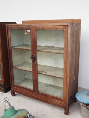 ขายเหมาตู้โชว์ไม้สักโบราณ 3 ใบถูกๆ