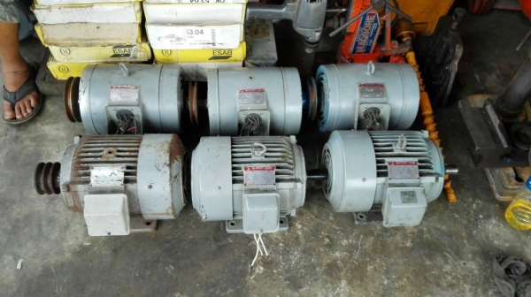====== Sold Out!! ====== มอเตอร์ Mitsubishi 5 HP. 380 V. 1450 RPM. TYPE SF-J // SB-J รุ่นท้อป Japan!! มี 6 ลูก โทร.089-2499-123