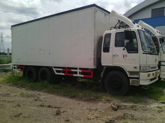 ขายรถ10ล้อเพลาเดียวตู้3บาน ยาว7.20เมตร HINO FL3H 195แรง พร้อมใช้งานครับ