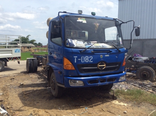 ขายหกล้อราคาถูกๆมี4คันเมกก้า2คัน   nkr 4ล้อกลาง 1 คัน  ครัชซี ช่วงล่าง FB4J  1คัน  320000