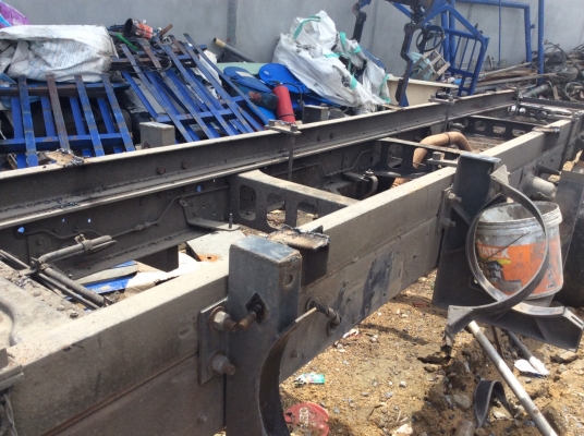 ขายหกล้อราคาถูกๆมี4คันเมกก้า2คัน   nkr 4ล้อกลาง 1 คัน  ครัชซี ช่วงล่าง FB4J  1คัน  320000