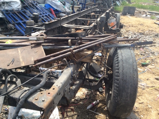 ขายหกล้อราคาถูกๆมี4คันเมกก้า2คัน   nkr 4ล้อกลาง 1 คัน  ครัชซี ช่วงล่าง FB4J  1คัน  320000