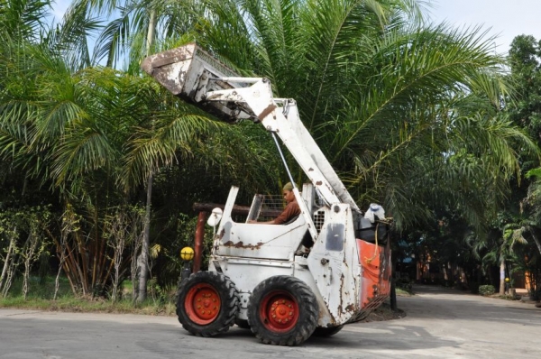 ขายรถตัก BOB CAT725 ดีเซล30แรง สวยเดิมจากญี่ปุ่น ยังไม่เคยใช้ในไทย 85,000เท่านั้น!!