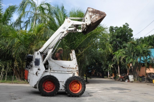 ขายรถตัก BOB CAT725 ดีเซล30แรง สวยเดิมจากญี่ปุ่น ยังไม่เคยใช้ในไทย 85,000เท่านั้น!!