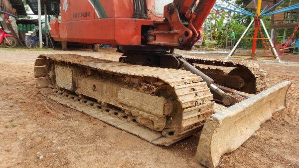ขายแบคโฮ KUBOTA KH40 รถใช้งานอยู่ทุกวัน เครื่องดี ปั้มดี แทรคดี เอกสารสัญญาซื้อขายครับ