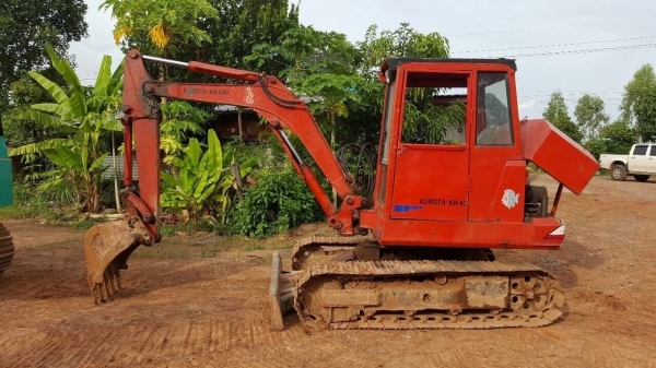 ขายแบคโฮ KUBOTA KH40 รถใช้งานอยู่ทุกวัน เครื่องดี ปั้มดี แทรคดี เอกสารสัญญาซื้อขายครับ