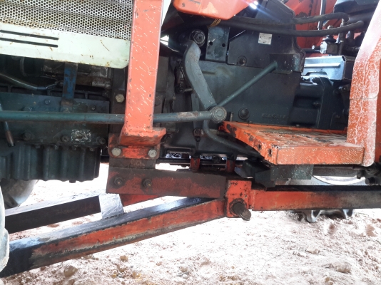 ขายครับ. KUBOTA  L 3202 ( 4WD )  ขับเคลื่อน 4 ล้อ. 4 สูบพร้อมดันหน้า. ในราคาเบาๆ