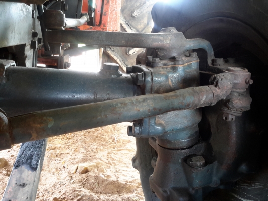 ขายครับ. KUBOTA  L 3202 ( 4WD )  ขับเคลื่อน 4 ล้อ. 4 สูบพร้อมดันหน้า. ในราคาเบาๆ