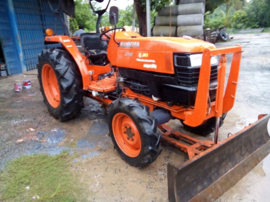 ขายรถไถคูโบต้า 45 แรง พร้อมใบดัน  เล่มทะเบียนพร้อม