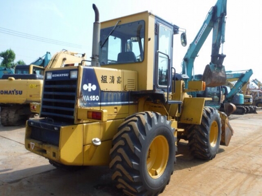 ขายรถตัก Komatsu WA150-1 ; รถเก่าญี่ปุ่น 100\%;  สภาพสวยพร้อมใช้งานได้ทันที สนใจติดต่อ 081-9485494