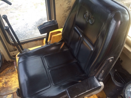 ขายรถตัก Komatsu WA150-1 ; รถเก่าญี่ปุ่น 100\%;  สภาพสวยพร้อมใช้งานได้ทันที สนใจติดต่อ 081-9485494