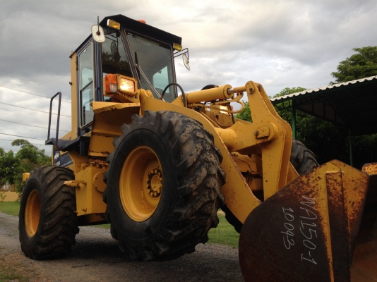 ขายรถตัก Komatsu WA150-1 ; รถเก่าญี่ปุ่น 100\%;  สภาพสวยพร้อมใช้งานได้ทันที สนใจติดต่อ 081-9485494