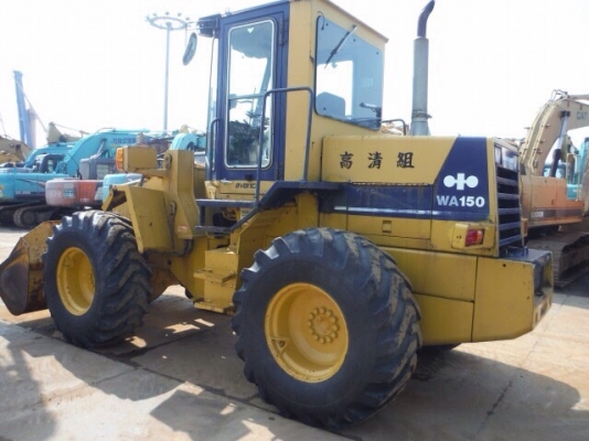 ขายรถตัก Komatsu WA150-1 ; รถเก่าญี่ปุ่น 100\%;  สภาพสวยพร้อมใช้งานได้ทันที สนใจติดต่อ 081-9485494