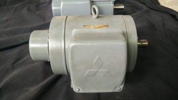 มอเตอร์ MITSUBISHI ขนาด 3 แรงรุ่นเปลือกแข็ง ไฟบ้าน 220 โวลต์