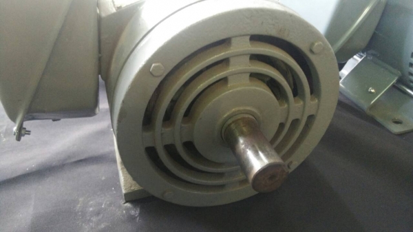 มอเตอร์ MITSUBISHI ขนาด 3 แรงรุ่นเปลือกแข็ง ไฟบ้าน 220 โวลต์