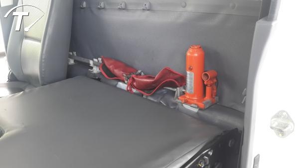 ตู้ทึบ รถห้างมือเดียว ไม่ติดเวลา ELF NLR 130  เดิมไม่มีชนใช้น้อย