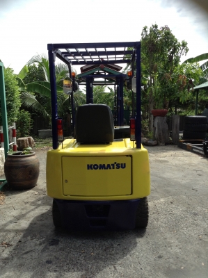 +++ ขายโฟล์คลิฟท์ไฟฟ้านั่งขับ   KOMATSU  2.5  ตัน    รุ่น   EX-7  แบตเตอรี่  550   เสา  3  เมตร  ฟูลฟรีเข้าตู้  งา 1,070  มม.  ยางตัน