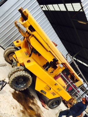 ขาย รถตอกพื้นคอนกรีต พร้อมใช้งานครับ