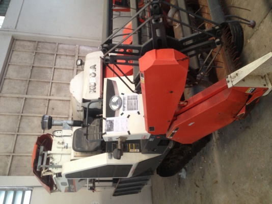 ขายรถเกี่ยวข้าวคูโบต้า DC 60 พลัส พร้อมใช้งาน