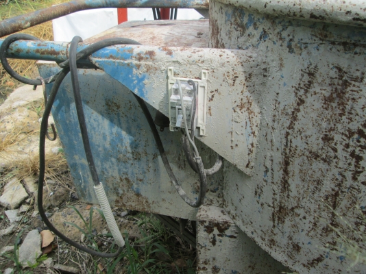 ขายเหมา 3 อย่าง 1.เครื่องโม่ผสมปูนฉาบ 2.โม่ผสมคอนกรีต 3.รอกสลิงสำหรับการดึงด้วยมอเตอร์ไฟฟ้า