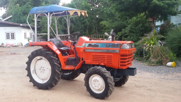 ขายl205สองเพลาครับเครือ่งดีเกียรและไฮโดลิกดีระบบใช่งานได้ครบ