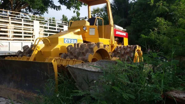 รถบดล้อหนาม DYNAPAC