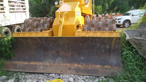 รถบดล้อหนาม DYNAPAC