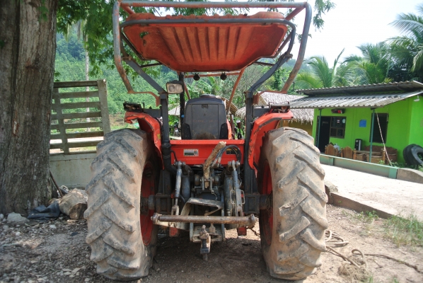 ขาย คูโบต้า m 7040 ขาย คูโบต้า m 7040