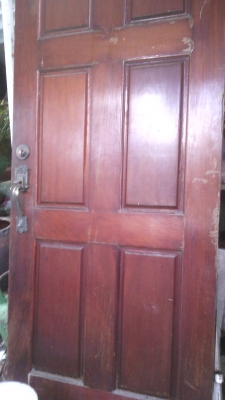 บานประตูไม้สัก.สภาพสวย....ขาย.....3500..061-3245837