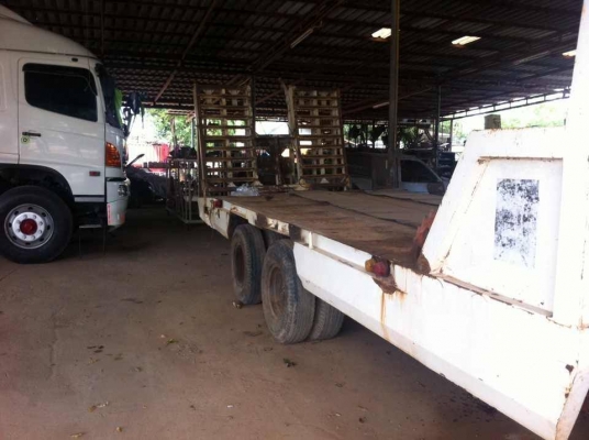 รถบรรทุกรถเกี่ยวข้าว