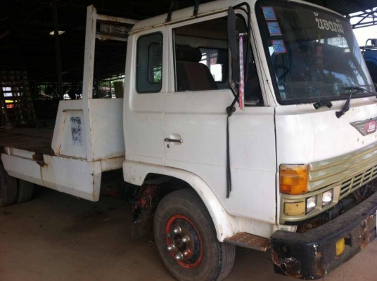 รถบรรทุกรถเกี่ยวข้าว